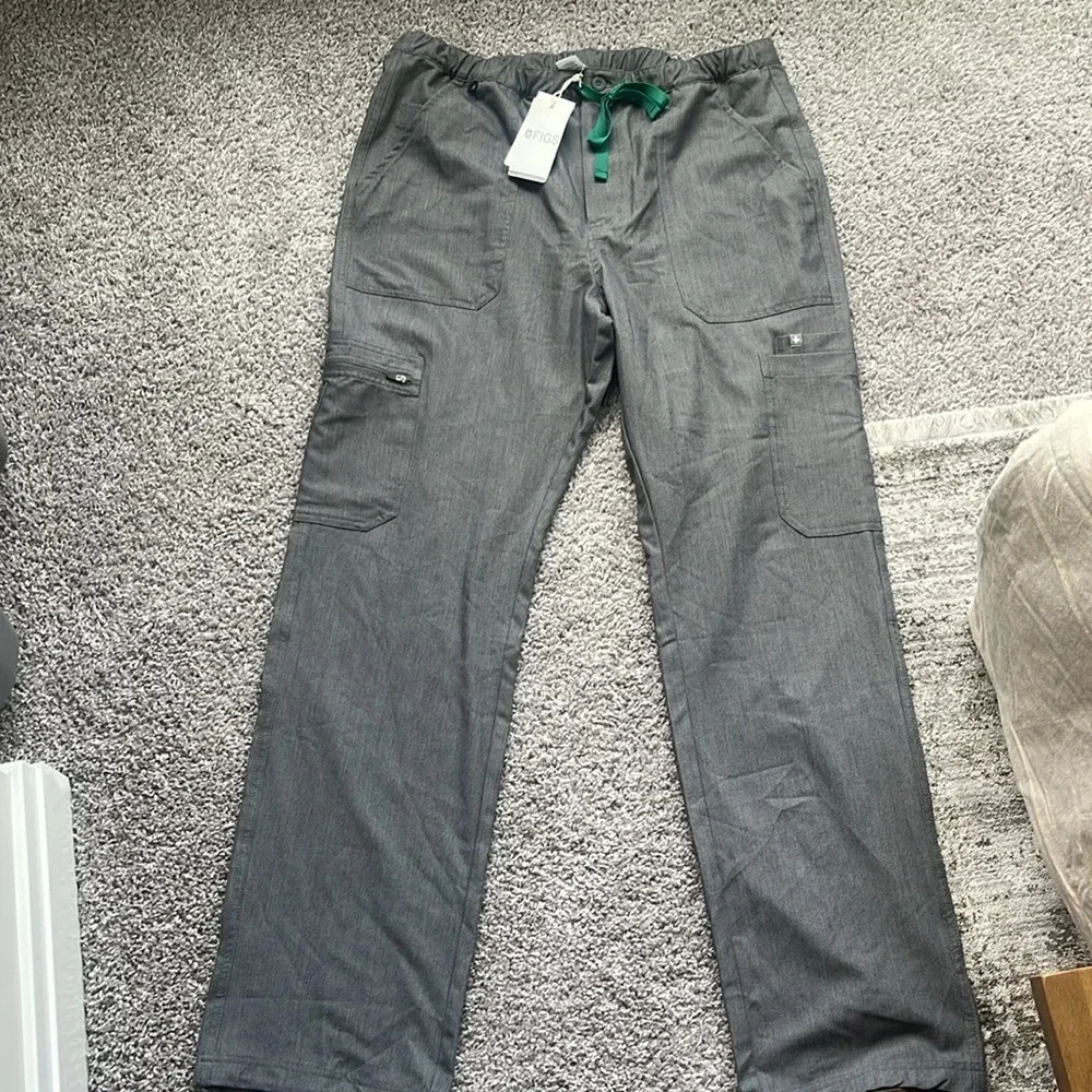 FIGS | Cairo Cargo Scrub Pants, Graphite, Size Large